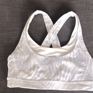 Lululemon Run Stuff Your Bra Sz 6